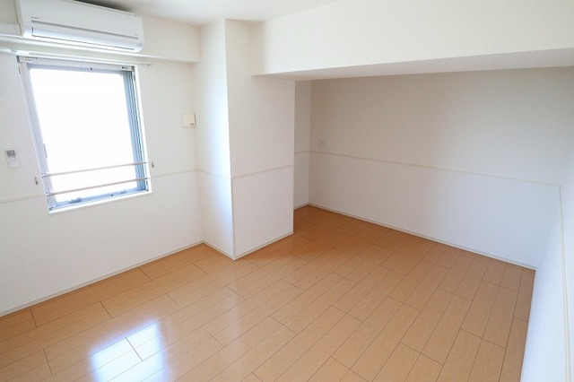 エアリーヒルズ芦屋の居間写真