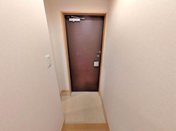 リシェ六甲南の玄関写真