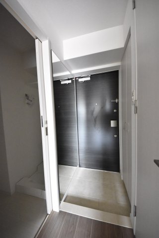 レオンコンフォート神戸山手通の玄関写真