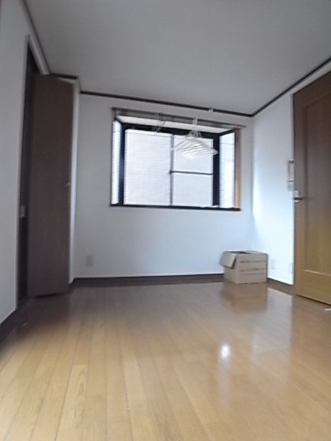 兼山マンションの居間写真