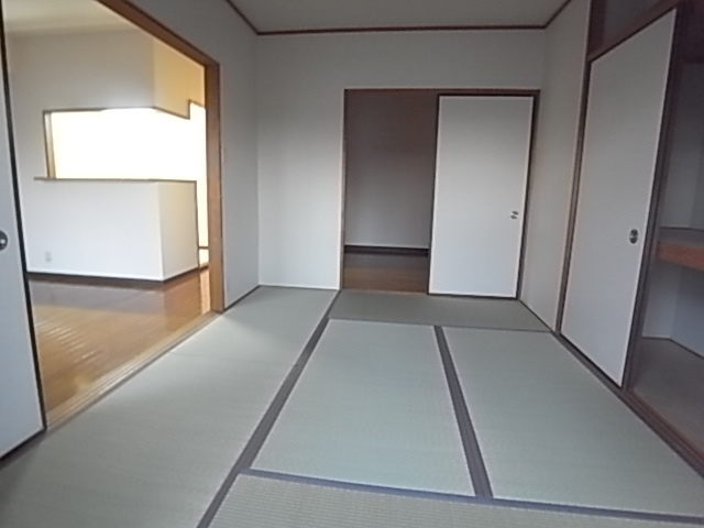 IVY HEIGHTSの居間写真