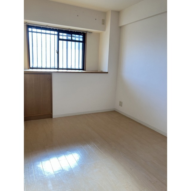 フレグランス芦屋の居間写真