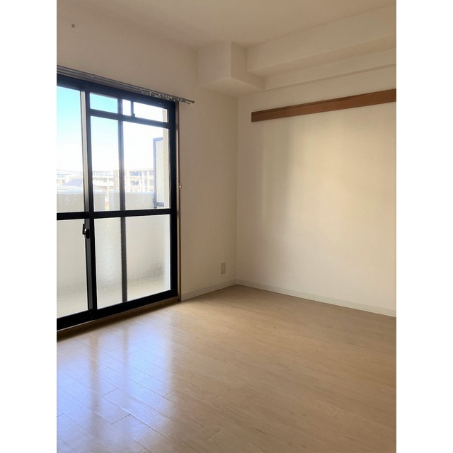 フレグランス芦屋の居間写真