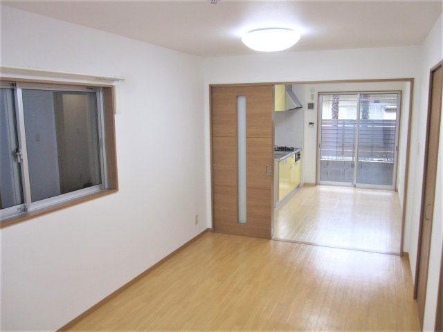 ロクワット本山南の居間写真