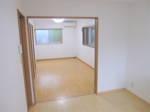 ロクワット本山南の居間写真