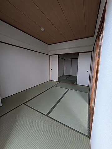ラポルテ西館の居間写真