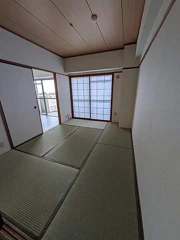 ラポルテ西館の居間写真
