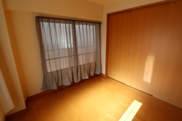 マンション芦屋の里の居間写真