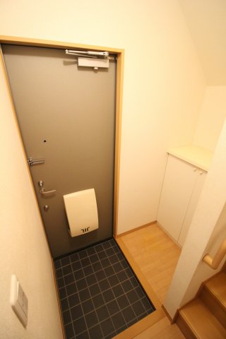 コンフォール高羽の玄関写真