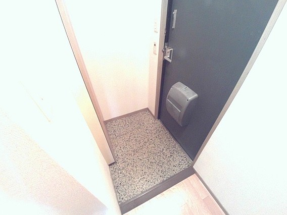 西之町ハイツの玄関写真