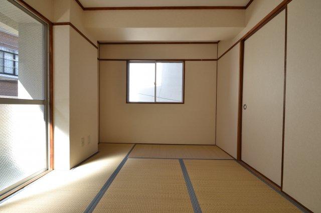 グランディア北野 山本通りの居間写真