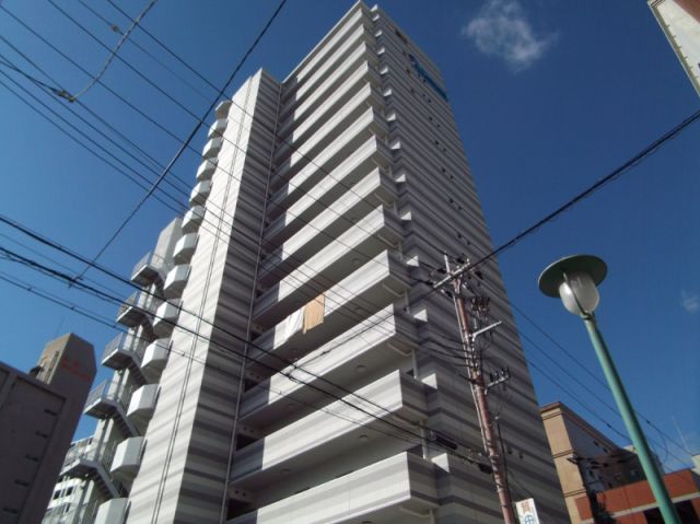 プレサンスみなと元町駅前の外観写真
