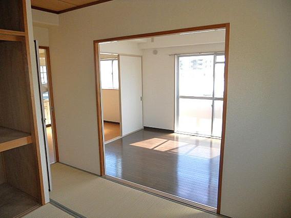 坂田ハイツの居間写真