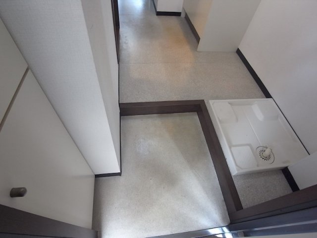 グランツ岡本の玄関写真