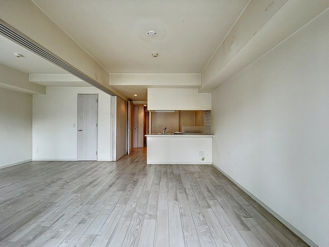 プレサンス神戸元町の居間写真