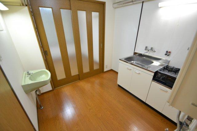 光栄ビルの居間写真
