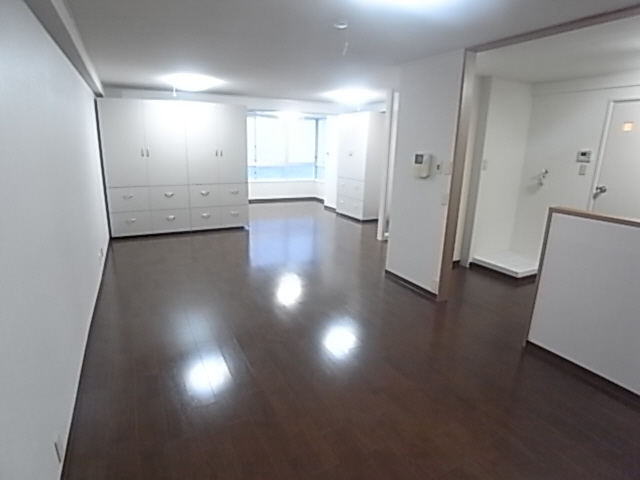 幸和マンションの居間写真