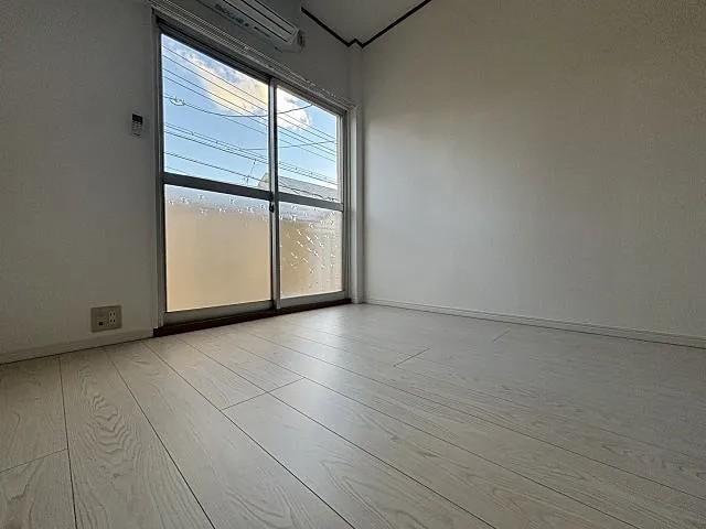 中野マンションの居間写真