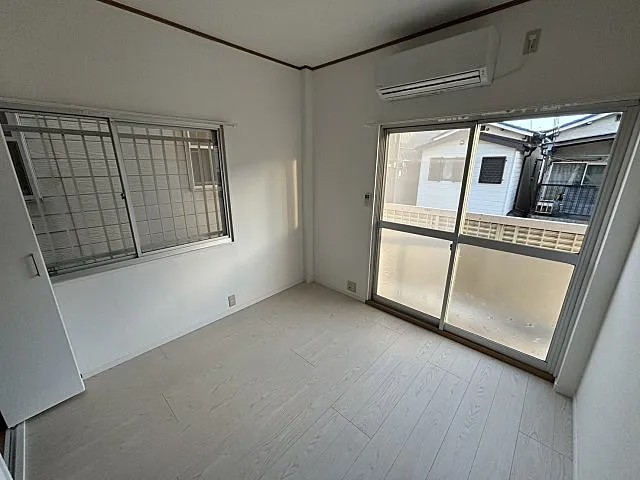 中野マンションの居間写真
