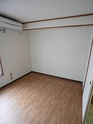 アメニティ小松の居間写真