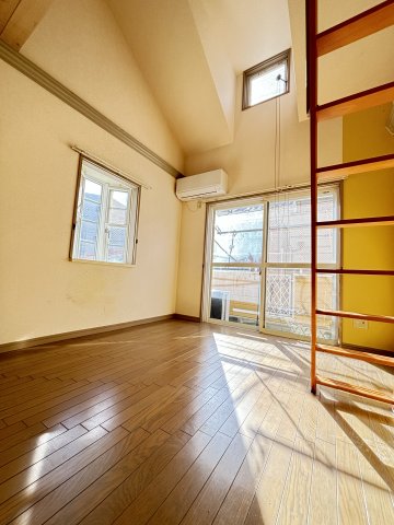 下山手コートの居間写真