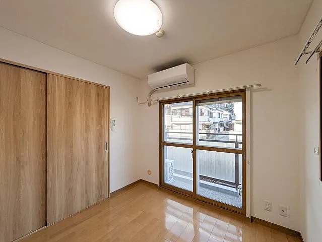 ニューライフ岡本の居間写真