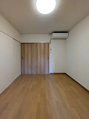 ニューライフ岡本の居間写真