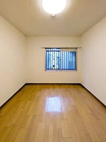 ニューライフ岡本の居間写真