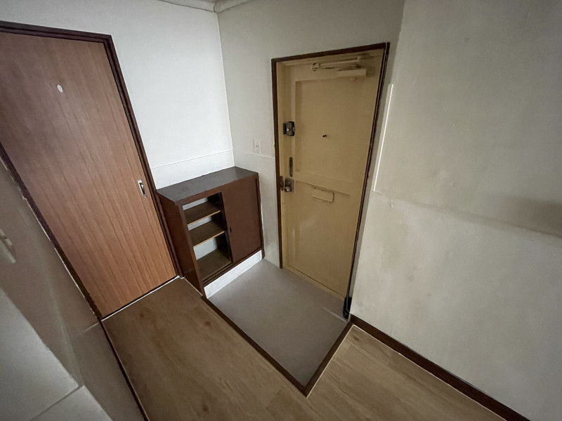 青電マンションの玄関写真