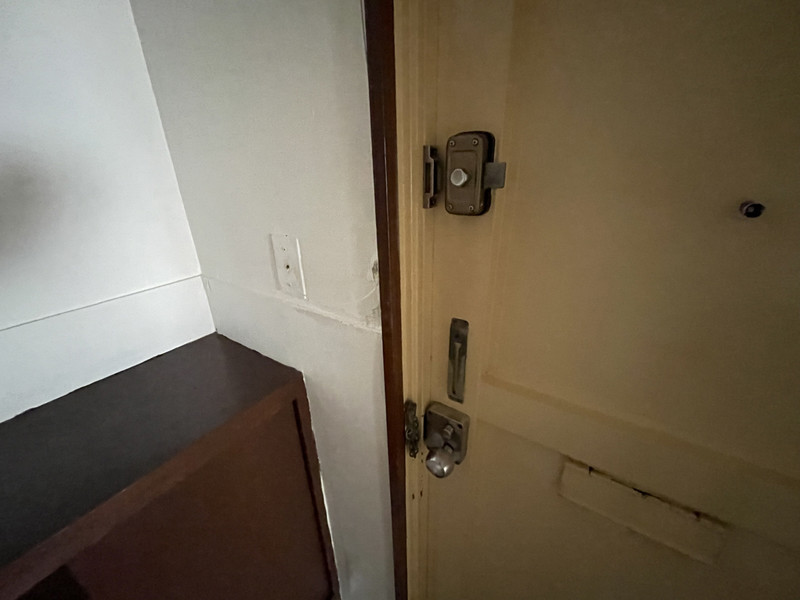 青電マンションの玄関写真