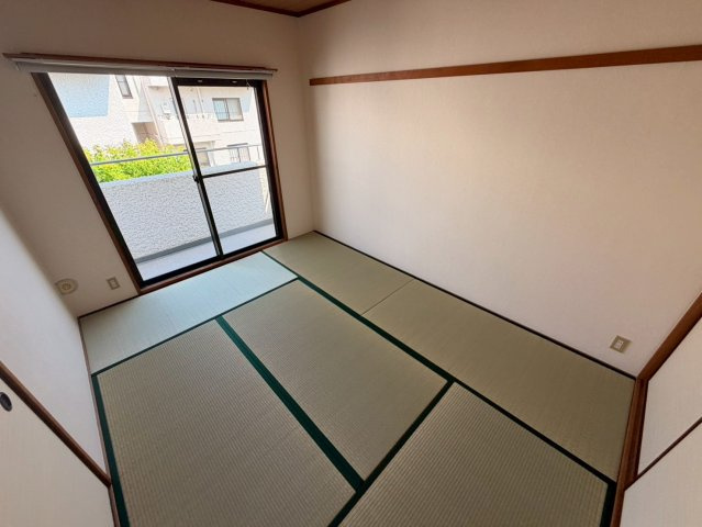 フローラ観音林の居間写真