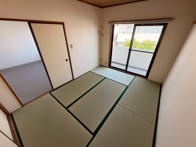 フローラ観音林の居間写真