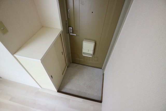 エール箕岡の玄関写真