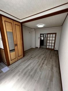 ゴールドリーフ山本通の居間写真