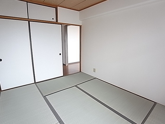 エルネスト甲南山手の居間写真