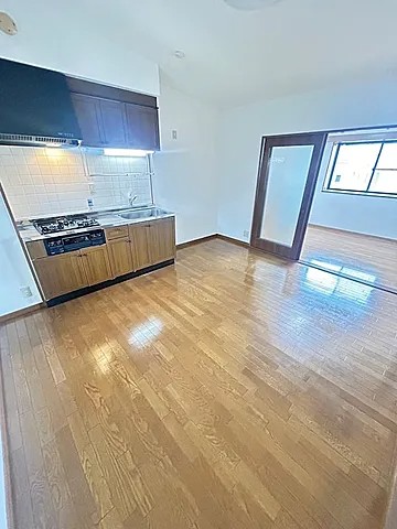 八幡西島田ハイツの居間写真