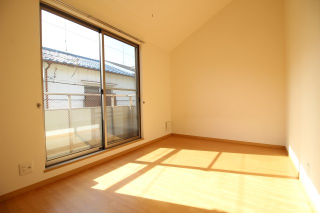 コンフォール高羽の居間写真