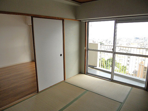 六甲篠原マンションの居間写真