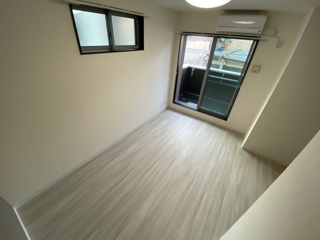 ワコーレヴィータ六甲道 NORTHの居間写真