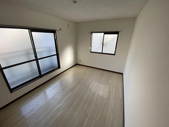 シャノアール甲南の居間写真