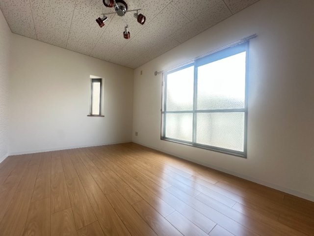 シャノアール甲南の居間写真