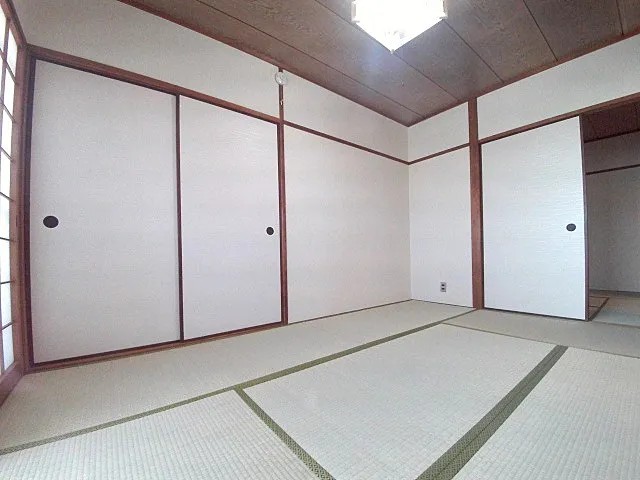 ガーデンハイツ魚崎の居間写真