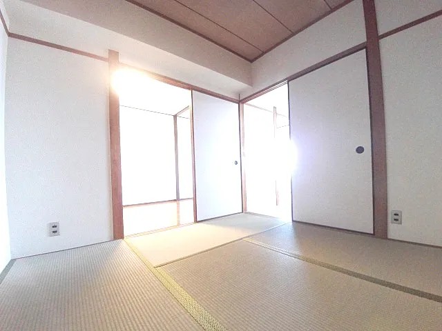 ガーデンハイツ魚崎の居間写真