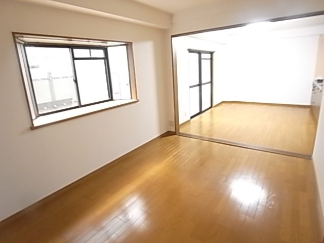 六甲ハイムの居間写真