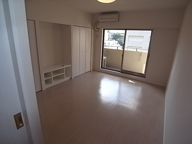 KAISEI新神戸第2EASTの居間写真