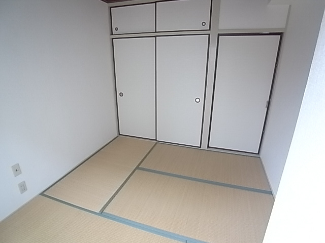 王子コーポの居間写真