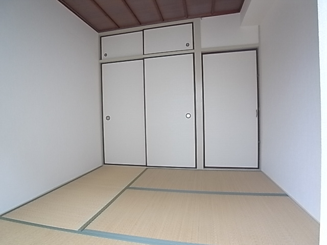 王子コーポの居間写真