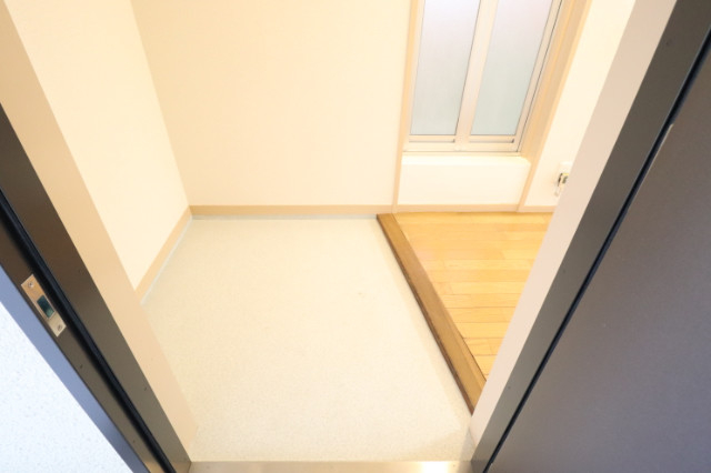 田中マンションの玄関写真