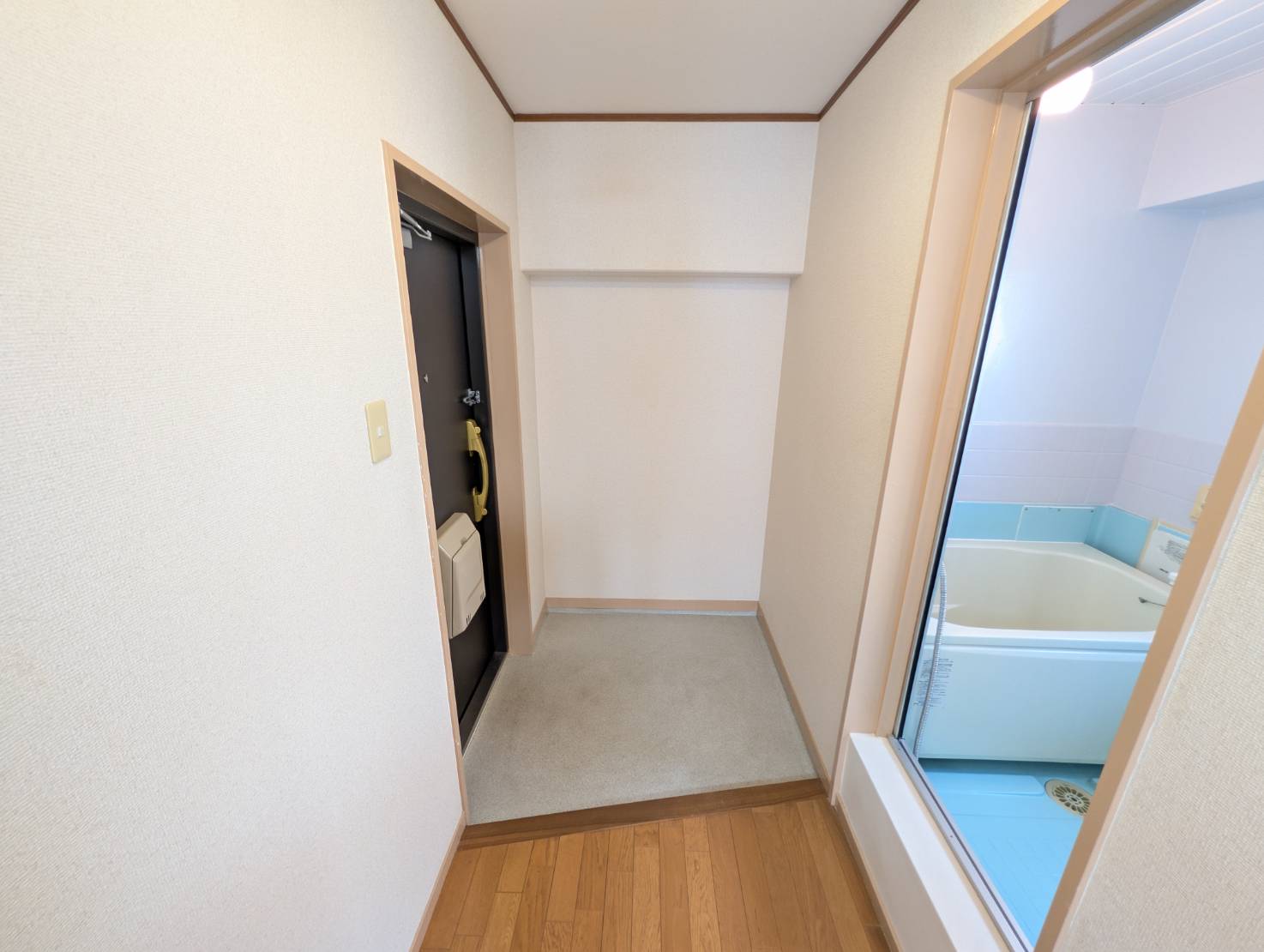 田中マンションの玄関写真