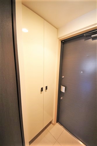 アーデン堺筋本町の玄関写真